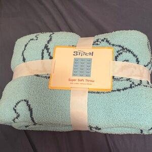 NEW Disney Stitch Super Soft Throw